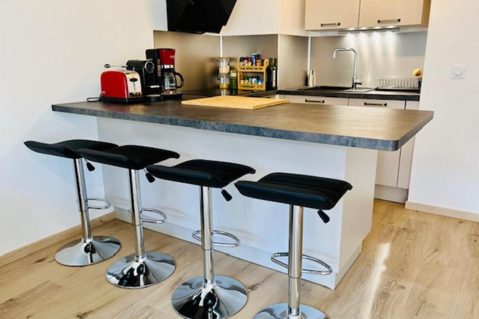 라로셸 Charming New Flat With Balcony 아파트 외부 사진