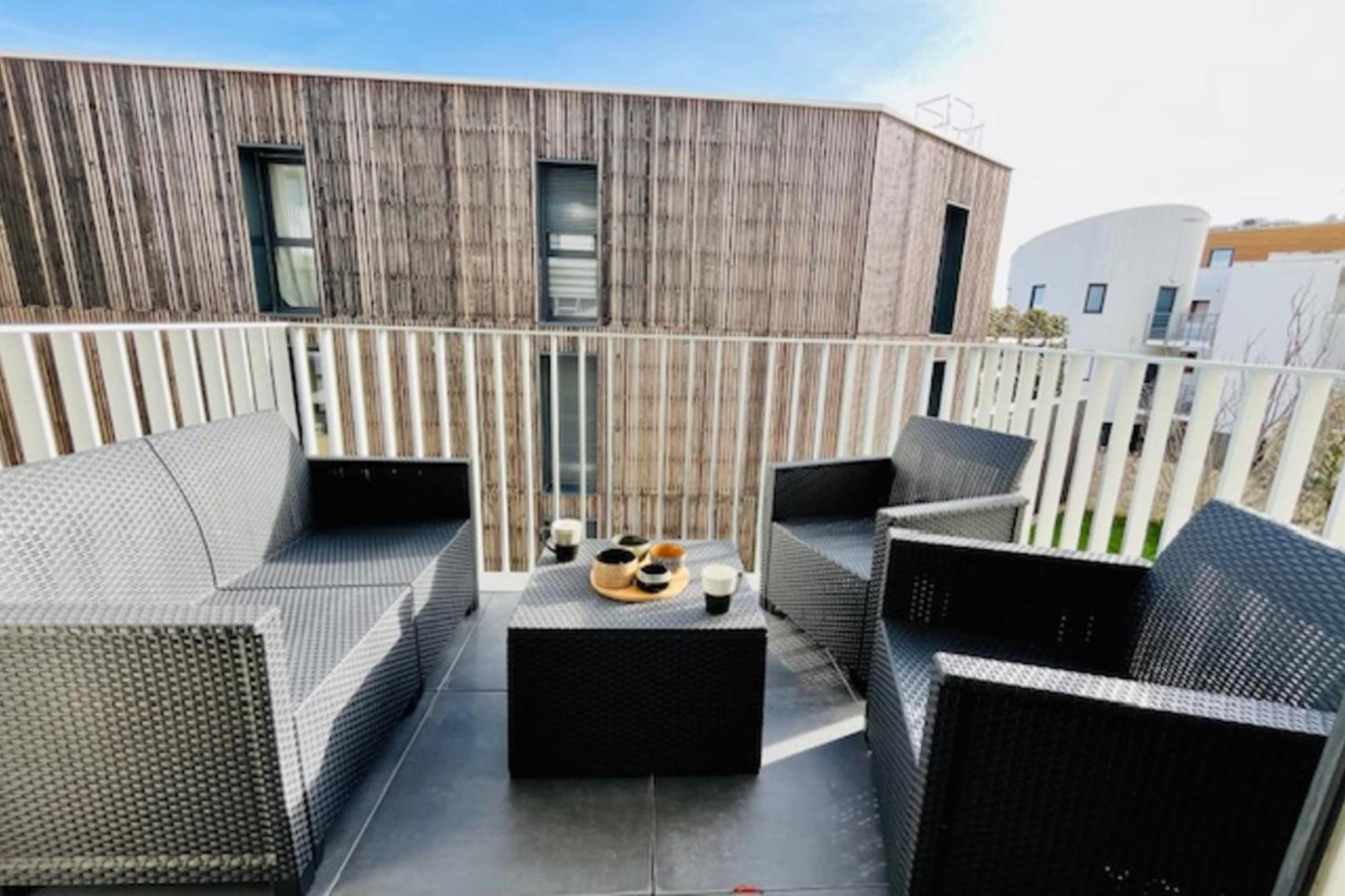 라로셸 Charming New Flat With Balcony 아파트 외부 사진